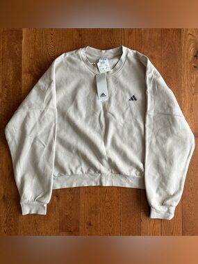 Women’s size L Adidas Crewneck Sweatshirt